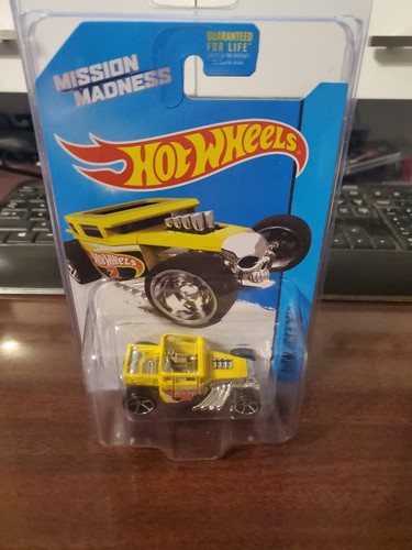 Hot Wheels Bone Shaker yellow City Mission Madness Kroger Exclusive In Protecto - Picture 6 of 6