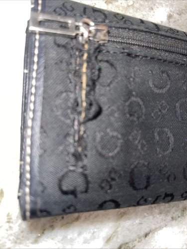 GUESS Women's Wallet Logo Design Gently Used Black/silver - Picture 3 of 9