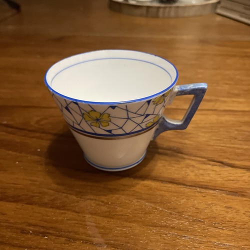 Vintage Royal Osborne Bone China blue-yellow-white “Tudor”Tea Cup - Picture 2 of 4