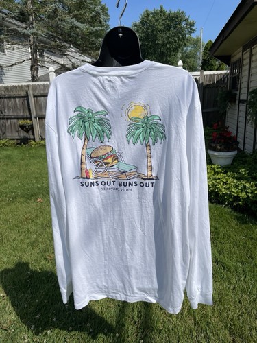 Vineyard Vines Herren Rear Graphic Langarmshirt Sun’s Out Buns Out XXL weiß - Bild 5 von 12