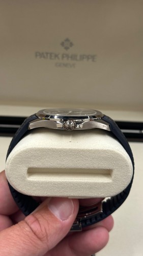 Patek Philippe Aquanaut 5168G, 2019 White Gold, Mint Condition. - Picture 6 of 7