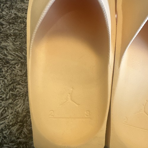 Women's Jordan Hex Slide Team Gold/Team Gold Size 9 - Picture 4 of 8