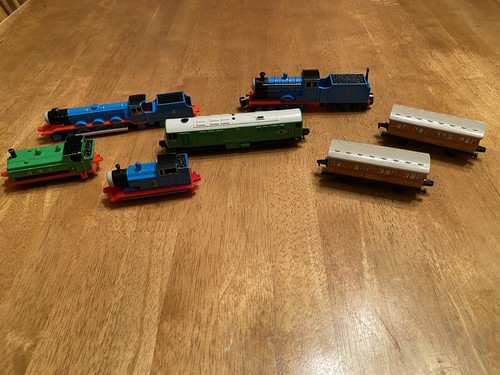 5 Metal and 2 Plastic Thomas the Train Figures (3-6”) - Picture 1 of 3