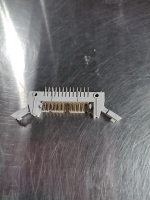 BRAND NEW SHROUDED RECTANGULAR CONNECTOR HEADER 26 PINS 2 ROWS Pt# 3M NO.3429