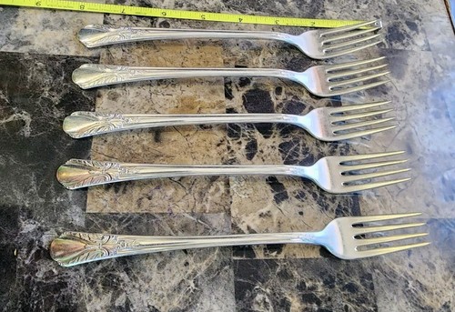 LOT OF 5 VINTAGE 1940 AVALON AKA CABIN SILVERPLATE GRILLE ๐/ VIANDE ๐ฅฉ FORKS - Picture 7 of 8