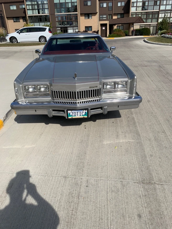 Oldsmobile: Toronado - Image 3 of 4