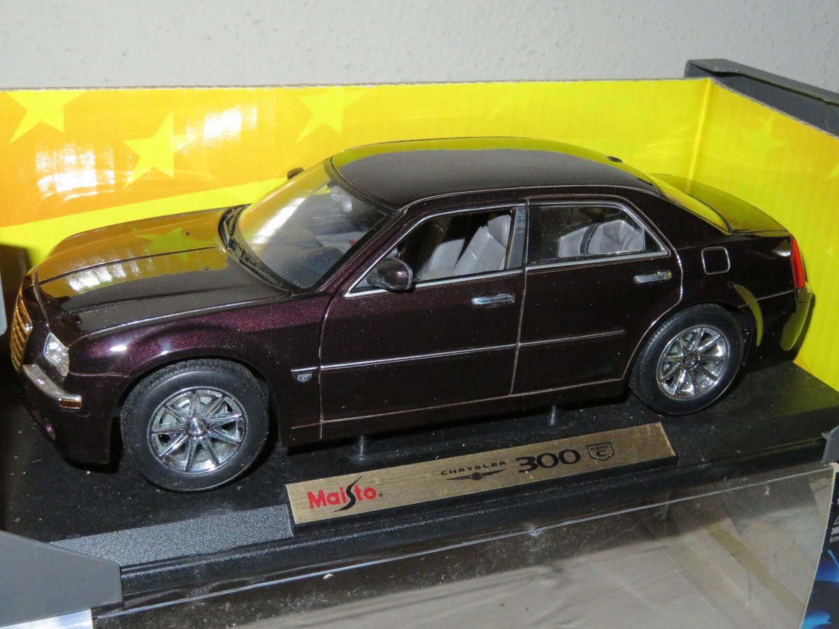 マイスト　クライスラー　300C 1/18 ミニカー 2005 CHRYSLER 300C HEMI BROWN 1:18 MAISTO OPENING HOOD DOORS