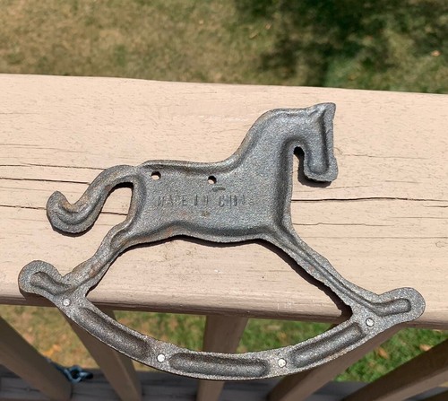 Decorative Wall Mounted Cast Iron Key Holder Rack- Vintage Rocking Horse Design - Picture 3 of 3