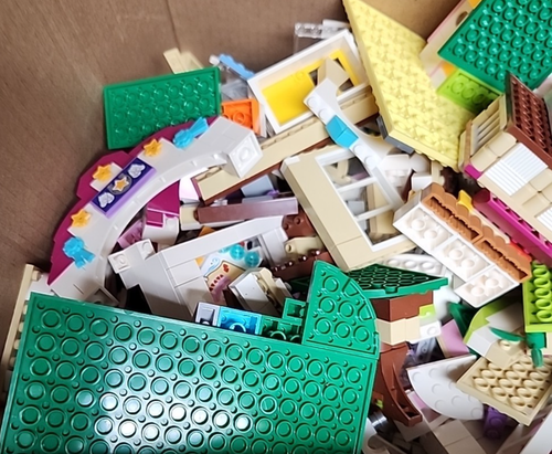 Lot of 13+ Pounds of Mostly LEGO Friends Pieces - HeartLake & More - Picture 11 of 11