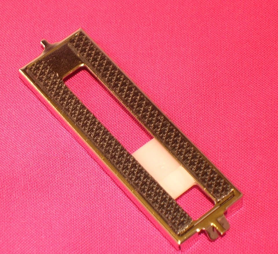 SLIDING BUTTONHOLE FOOT TO FIT PFAFF SEWING MACHINES 1006-7570 MODELS (#LOC 02) - Image 4 of 4