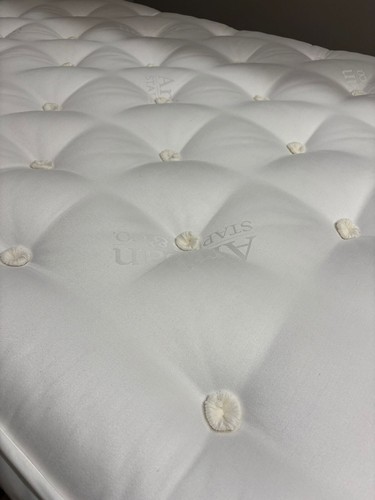 Staples and Co Artisan Splendour Mattress, 5ft Kingsize Firm - RRP £1,399 - Picture 7 of 11