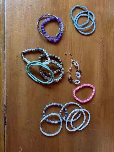 Lot Of 17 Multi Color Gemstone Bracelets - Picture 2 of 2