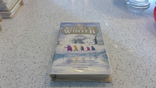 The Willows In Winter (VHS, 2002, Clamshell) - Picture 1 of 3