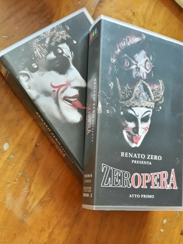 Renato Zero "ZerOPERA" ATTO 1° e ATTO 2° - n.2 VHS PERFETTE DA COLLEZIONE  - Foto 1 di 2