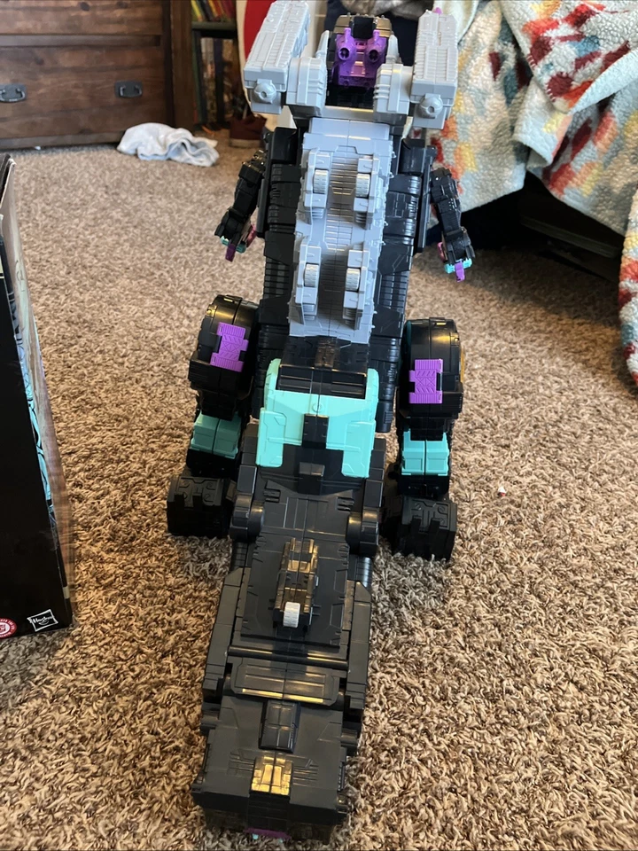 Transformers Generations Age of the Primes G1 Trypticon 18 pol. + Inclinação total NOVO - Imagem 4 de 4
