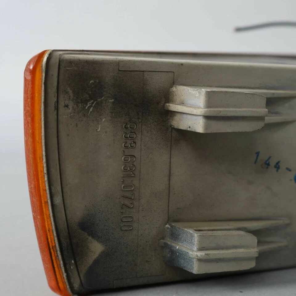 Luz de señal de giro delantera derecha Porsche 911 993 1995-1998 OEM usada Foto 3 de 4