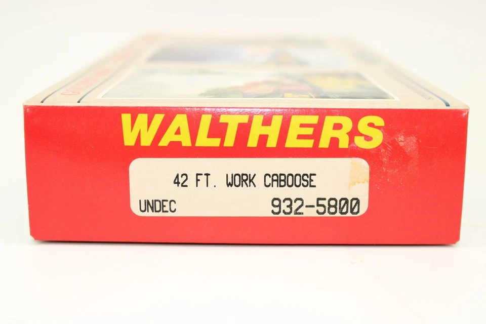 Walthers HO Scale Undecorated 42' Work Caboose Car Kit 932-5800 - Image 3 of 3