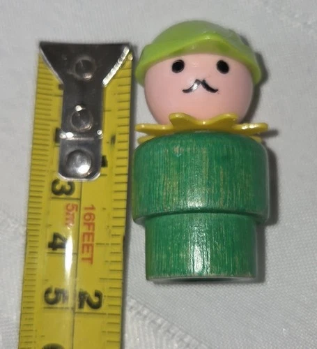 Vintage Fisher Price Little People Green Woodsman Man VTG 70s Wood Body #993 2"