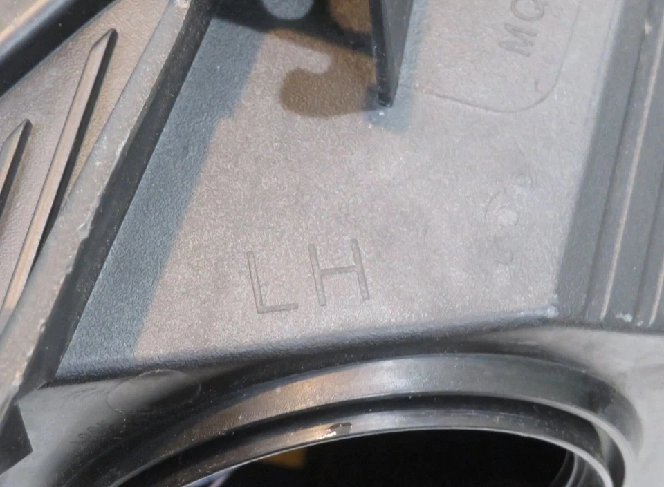 Faro proyector izquierdo Kia Sorento 2021 2022 2023 OEM 92101-R5110 Foto 3 de 4