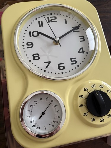 Retro Clock With Built-in Thermometer and 60-Minute Timer Decorative Wall Clock - Picture 11 of 11