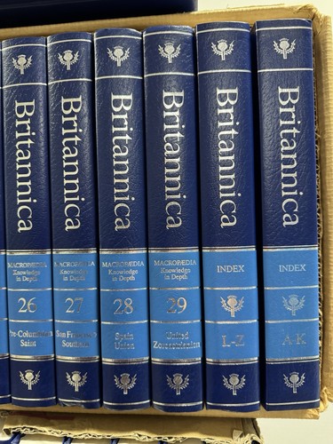 Britannica Encyclopedia SET Of x33 15TH Edition - Picture 7 of 16