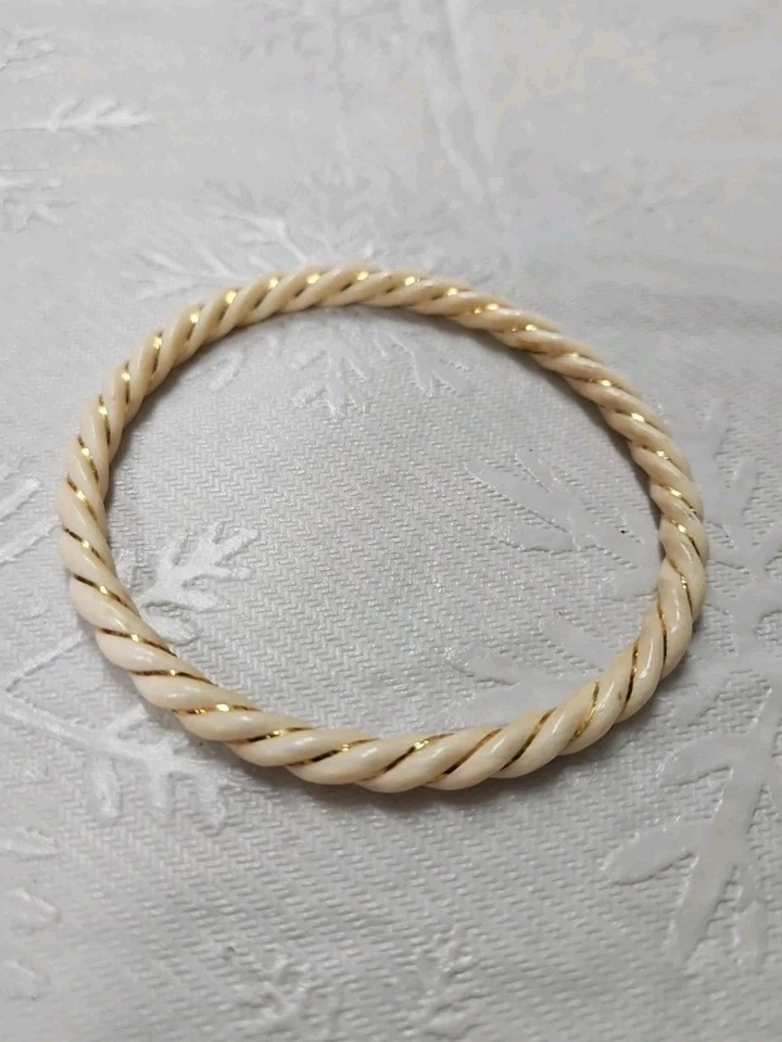 Antiga pulseira de ouro amarelo 14KT incrustada creme corrugado torção  - Imagem 4 de 4