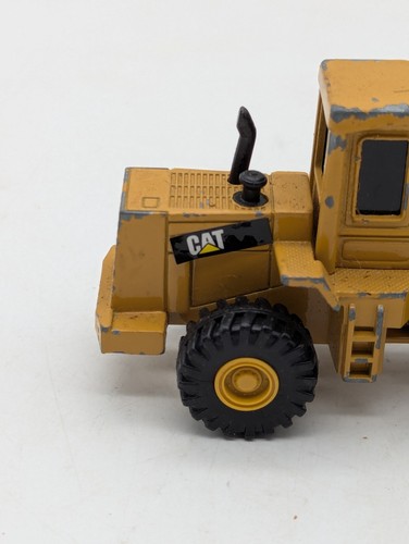 Vintage 1992 ERTL CAT Caterpillar 950F Wheel Loader 1:64 Scale Diecast Used - Picture 10 of 22