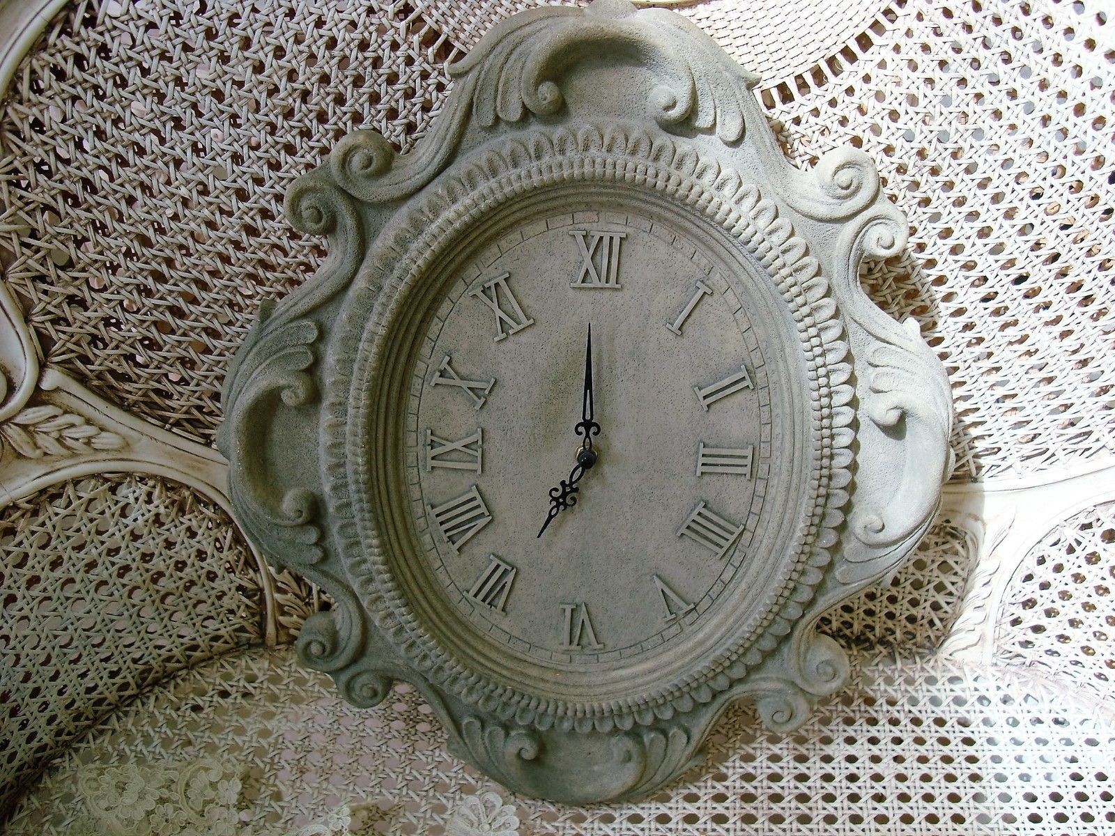 ESTATE FRENCH COUNTRY SCROLLY DECORATIVE WALL CLOCK **PRETTY** AS ISwall clock