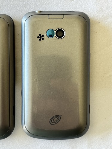 Set of 2 - LG 900G - Black / Gray Cellular Phone - Picture 5 of 9