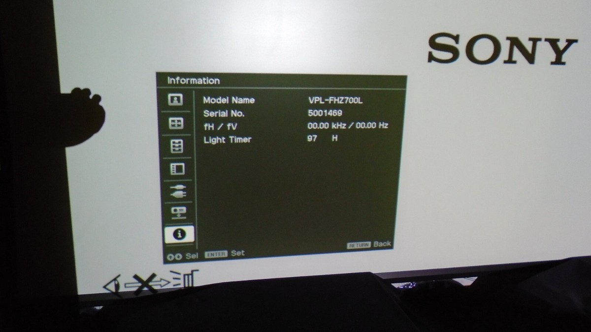 Sony VPL-FHZ700L Movie Projector 7000 lumens 1080P WUXGA Sony VPL-FHZ700L Movie Projector 7000 lumens 1080P WUXGA