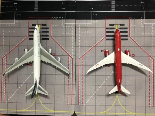 1:400 Scale 2PCS Parking Apron Aircraft Showing Apron Rubber Pad 8'' X 12'' - Picture 6 of 9