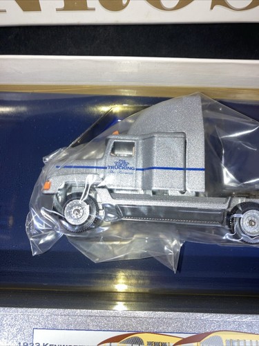 Camión Golden Age of Trucking #4 '98 '23 KW y '20 Vim Winross - Imagen 7 de 13