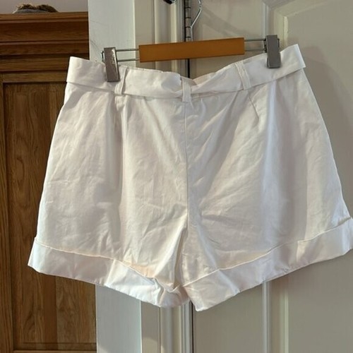 NEW ESCADA sport white belted cotton high rise pleated shorts - Picture 5 of 10