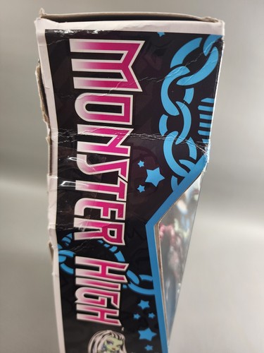 Mattel Monster High FRANKIE STEIN Doll Boo-riginal Creeproduction {Damaged} NRFB - Picture 6 of 15