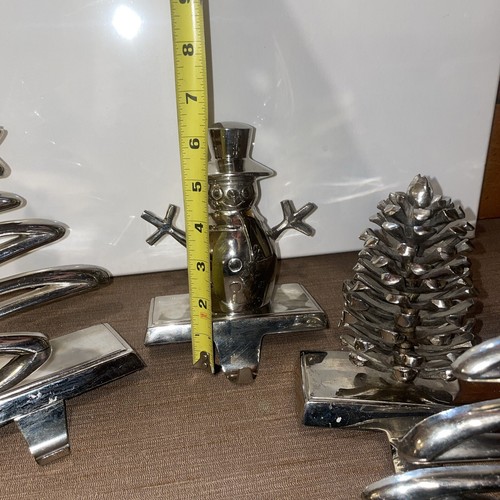 Set 4 Silber Mantel Strumpf Aufhänger Weihnachten Tannenzapfen Stern Bäume Schneemann - Bild 10 von 12