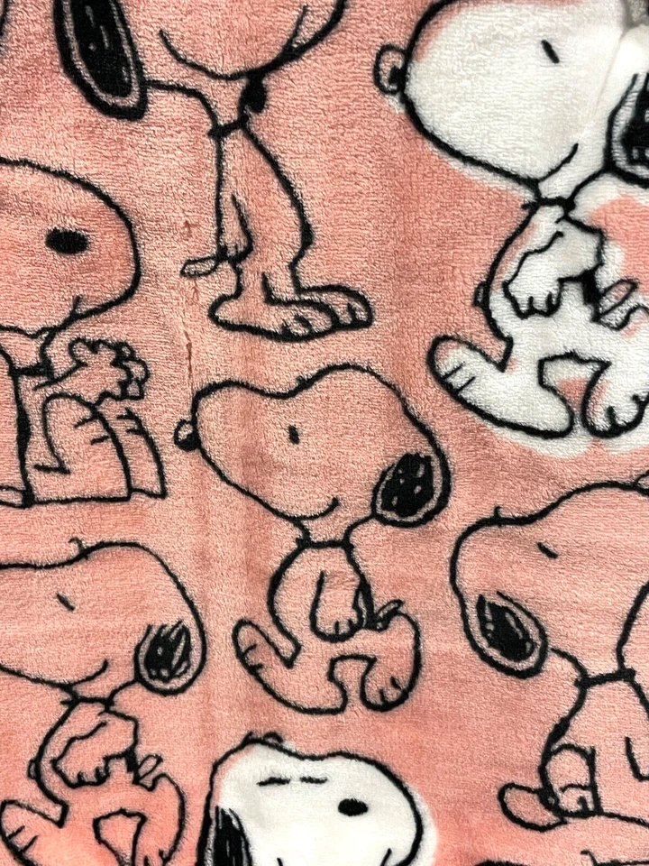 Manta de felpa de gran tamaño con estampado SNOOPY clásico rosa 60x70 pulgadas Foto 2 de 2