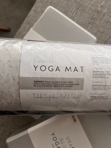 USA Pro Reversible Yoga Mat, Blocks and Strap - New RRP £60 - Picture 3 of 11