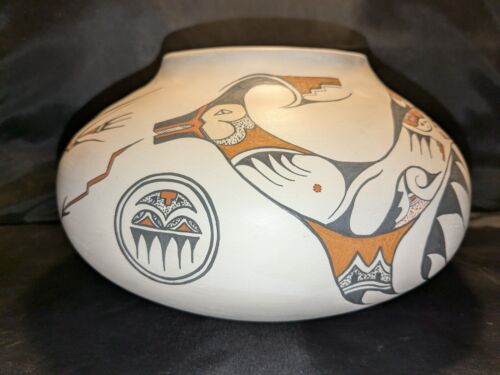 Aufwendig bemalte Vintage Zuni Wasserschlange Olla signiert yaa ni baa New Mexico