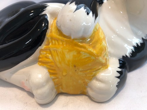 Staffordshire Just Cats & Co - Ceramic Cat Playing with Ball - 22cm Width - Picture 3 of 8