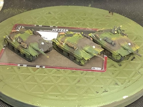 Flames of War bemalter deutscher Hetzer Panzerjäger Plt mit Karte