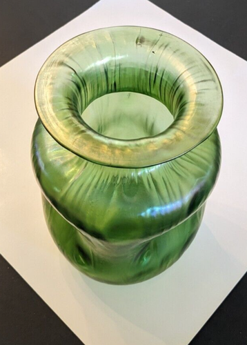 Loetz Style Art Nouveau Glass Vase Iridescent Green ~1905 - "Signed" - EXC - Picture 3 of 6