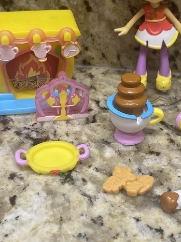 Disney Happy Places Belle Katy Pétalos Lil Shoppie Toasty Golosinas Paquete Temático - Imagen 4 de 11