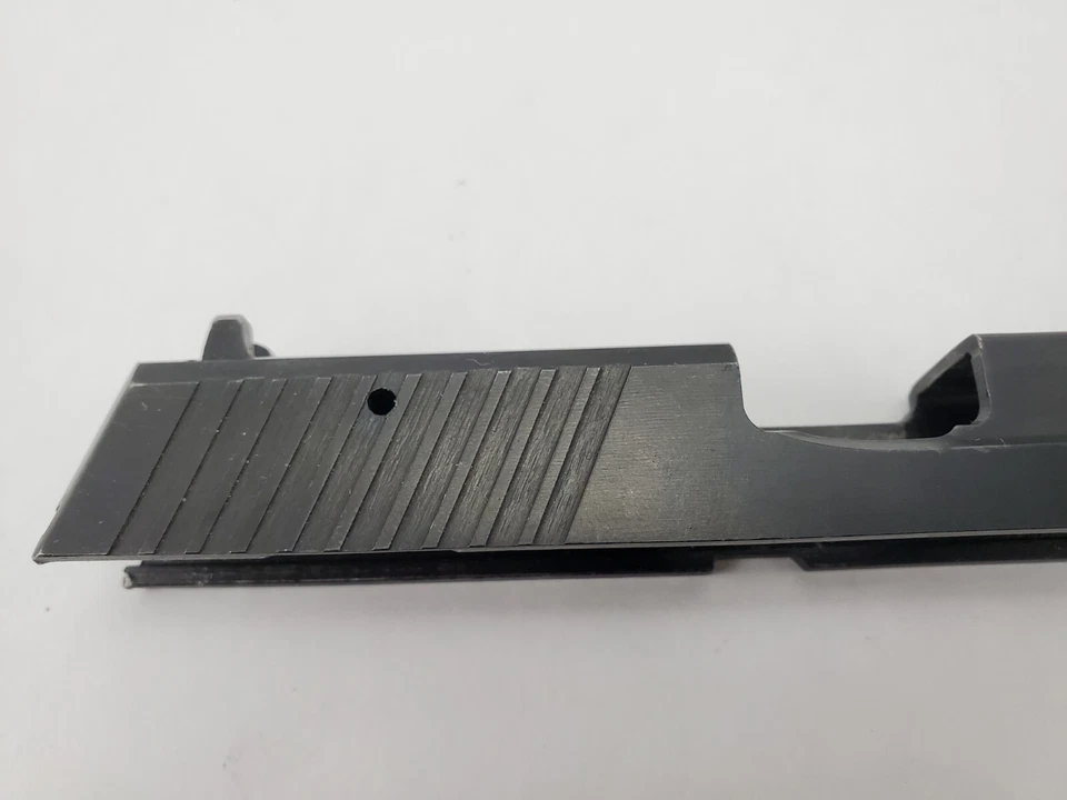 Pistola Zastava CZ999 despojada corrediça 40 mira S&W 40 cal - Imagem 3 de 4