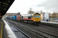 PHOTO  CLASS 66 66569 OXFORD 4M28 SOUTHAMPTON - DITTON