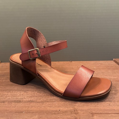 Rock and Candy Womens Brown Open Toe Sandal 2.5" Block Heels Size 7.5