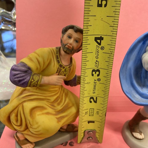 Franklin Mint Figurine Porcelain 1989 ‘James The Less’ And ‘Jude’ - Picture 16 of 17