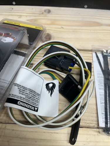 Juego de adaptadores de arnés de cables de enganche de remolque de 4 vías para Land Rover Evoque CURT 56159 - Imagen 3 de 5