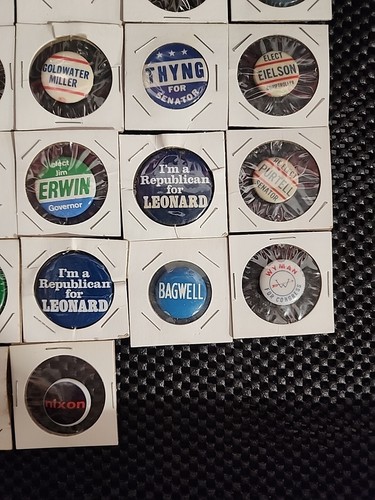 Vintage Lot Of 32 Pinback Buttons LOT Political Buttons And Other Pins - Picture 5 of 5