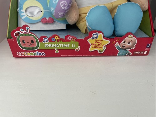 Cocomelon Springtime talking wearable easter mask doll songs phrases and sounds - Picture 4 of 5