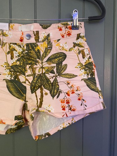 H&M Bright Floral Shorts Size 4 Birds Floral Print Regular Waist - Picture 9 of 9